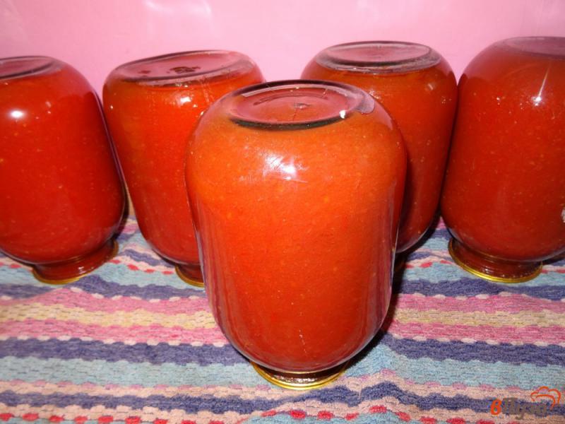 Фото приготовление рецепта: Густой томатный сок на зиму шаг №9