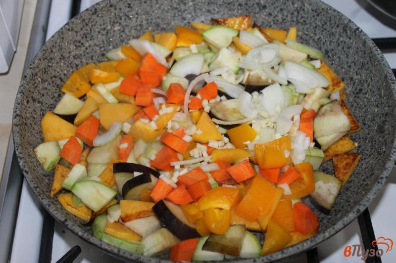 Фото приготовление рецепта: Тушеные осенние овощи в бальзамическом уксусе шаг №6