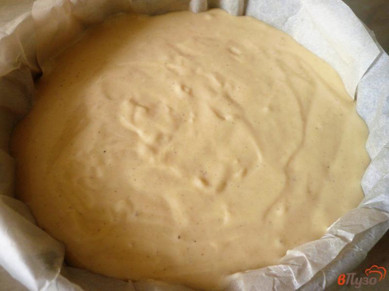 Фото приготовление рецепта: Ароматный пирог на йогурте шаг №9