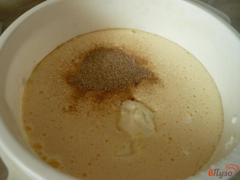Фото приготовление рецепта: Ароматный пирог на йогурте шаг №6