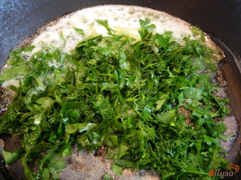 Фото приготовление рецепта: Паста со сливочным маслом и зеленью шаг №2