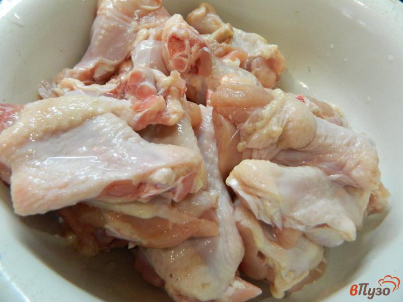 Фото приготовление рецепта: Овощи запеченные в духовке с куриными крылышками шаг №1