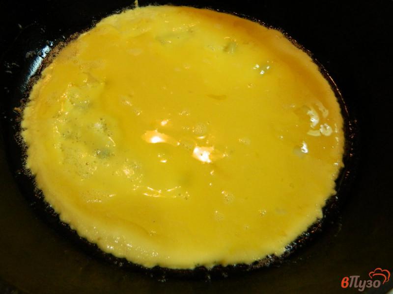 Фото приготовление рецепта: Бризоль с грибами и плавленным сыром шаг №4