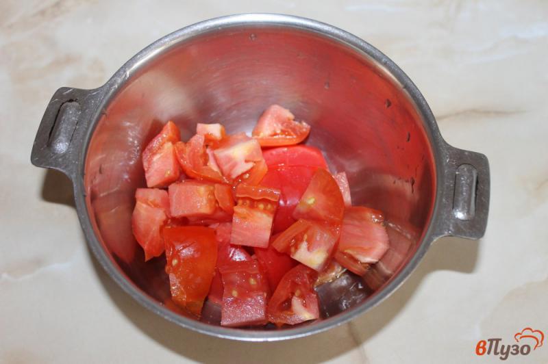 Фото приготовление рецепта: Салат из пекинской капусты с базиликом и томатами шаг №1