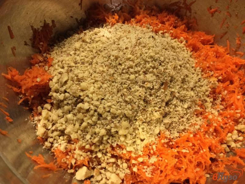 Фото приготовление рецепта: Орехово - морковный салат шаг №3