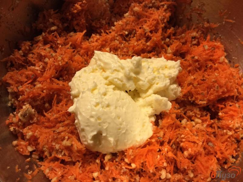 Фото приготовление рецепта: Орехово - морковный салат шаг №4