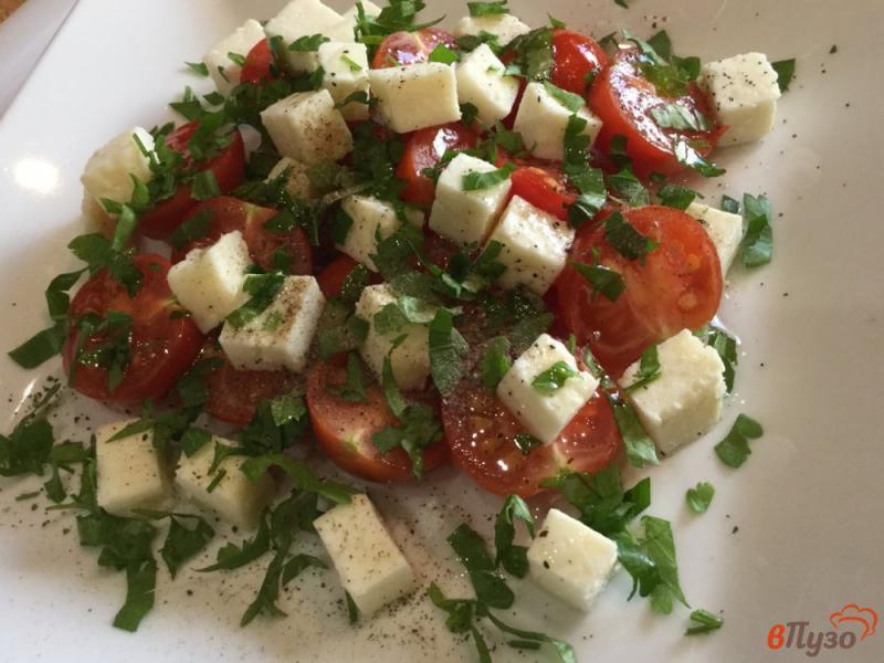 Фото приготовление рецепта: Салат из помидоров и брынзы шаг №6