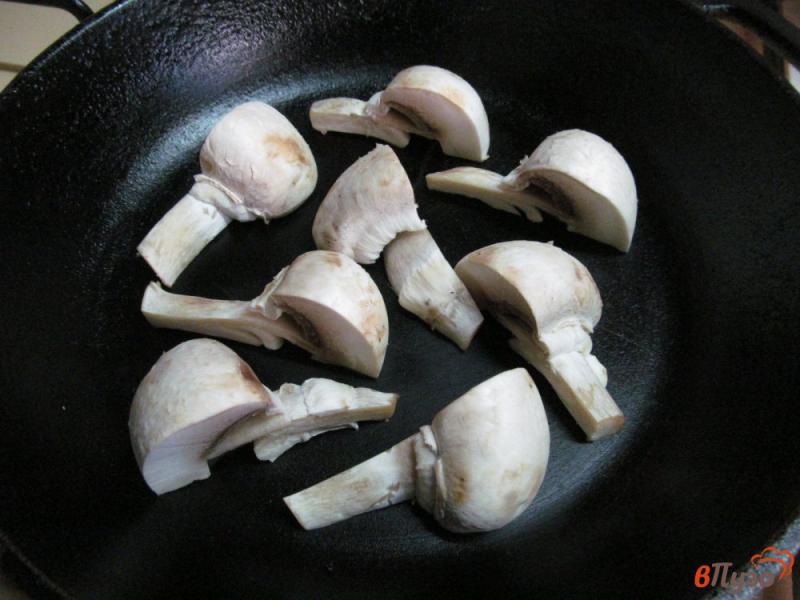 Фото приготовление рецепта: Запеканка из тыквы и грибов шаг №1