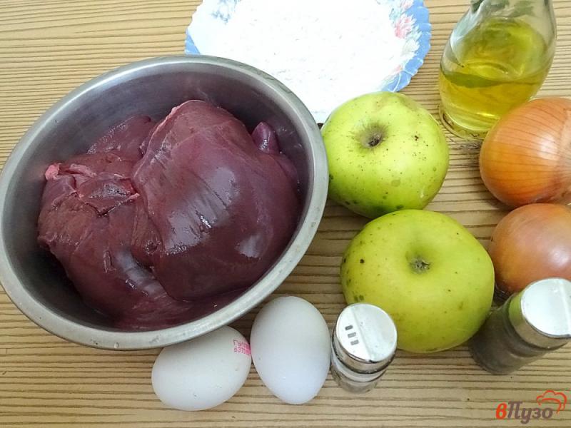 Фото приготовление рецепта: Отбивные из свиной печени с яблоками шаг №1