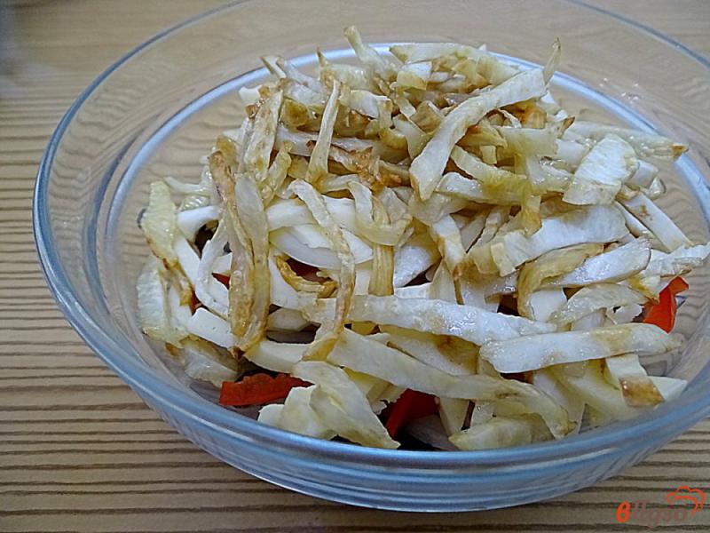 Фото приготовление рецепта: Салат из шампиньонов с овощами шаг №11