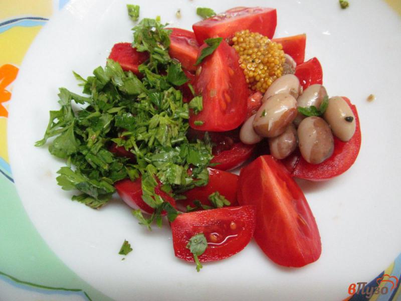Фото приготовление рецепта: Салат из помидора с яйцом и кабачком шаг №2