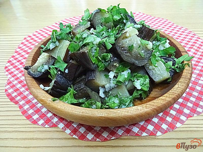 Фото приготовление рецепта: Баклажаны отваренные с чесноком и зеленью шаг №7