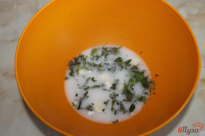 Фото приготовление рецепта: Антрекот маринованный в кисломолочном напитке с травами шаг №3
