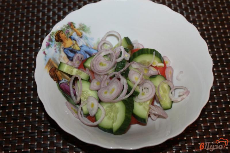 Фото приготовление рецепта: Овощной салат с рукколой, маслинами и фетой шаг №2