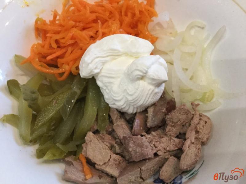 Фото приготовление рецепта: Морковный салат с куриной печенью шаг №5