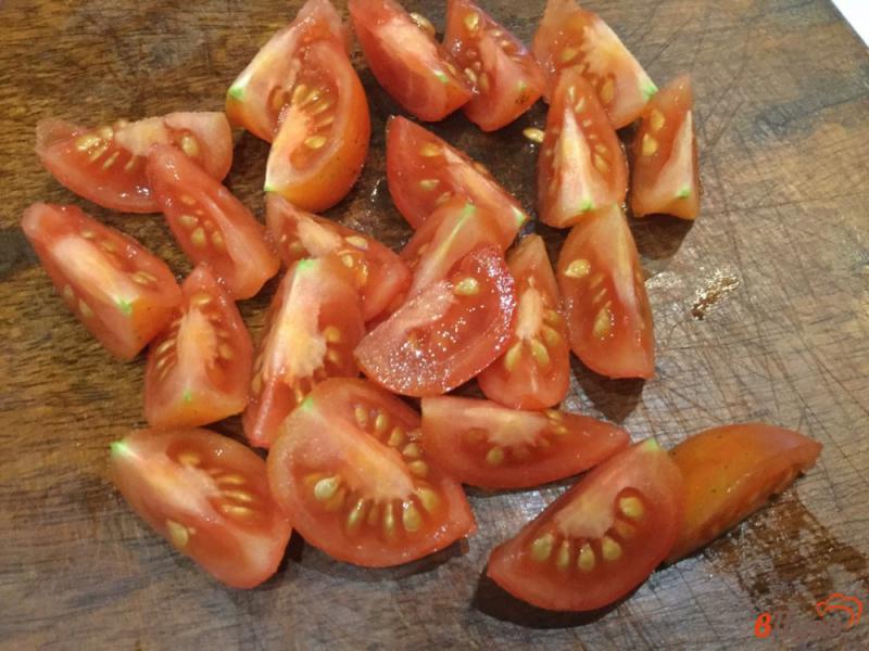 Фото приготовление рецепта: Морковный салат с яблоком и помидорами шаг №1