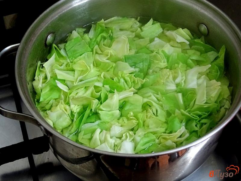Фото приготовление рецепта: Гарнир из капусты, кабачка и шпината шаг №5