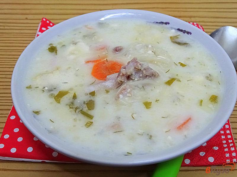 Фото приготовление рецепта: Куриный суп с вермишелью и сыром шаг №7
