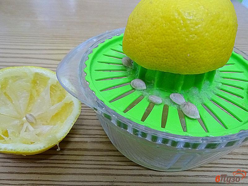 Фото приготовление рецепта: Компот из винограда и лимона шаг №3