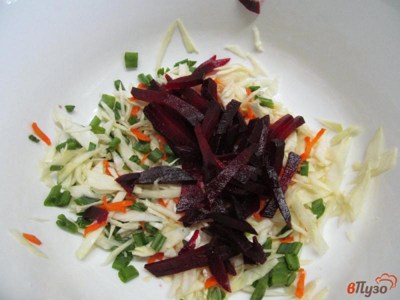 Фото приготовление рецепта: Салат из капусты и свеклы шаг №2