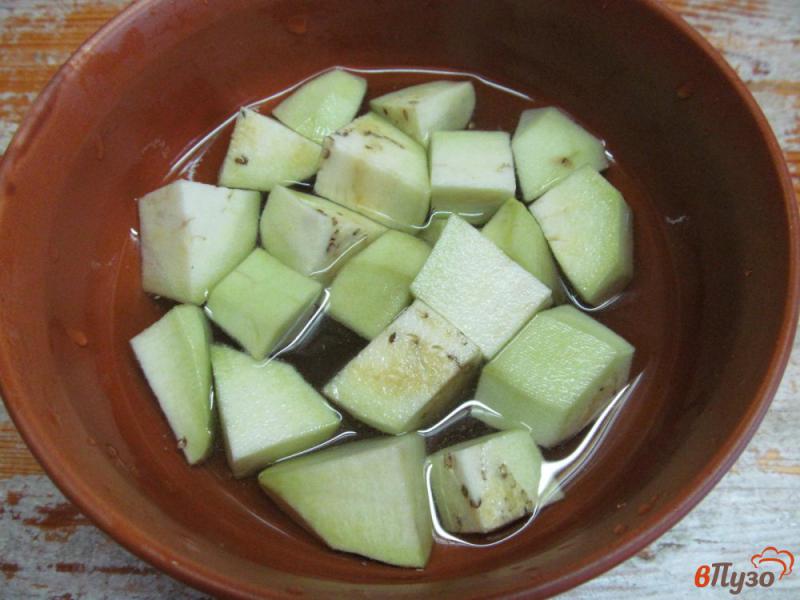 Фото приготовление рецепта: Салат - гарнир из баклажана с овощами шаг №2