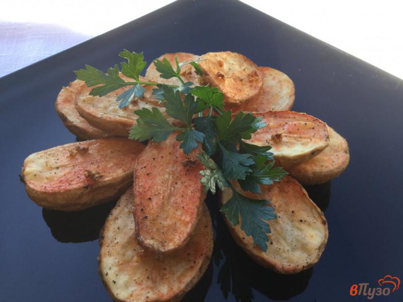 Фото приготовление рецепта: Запеченный картофель со специями шаг №7
