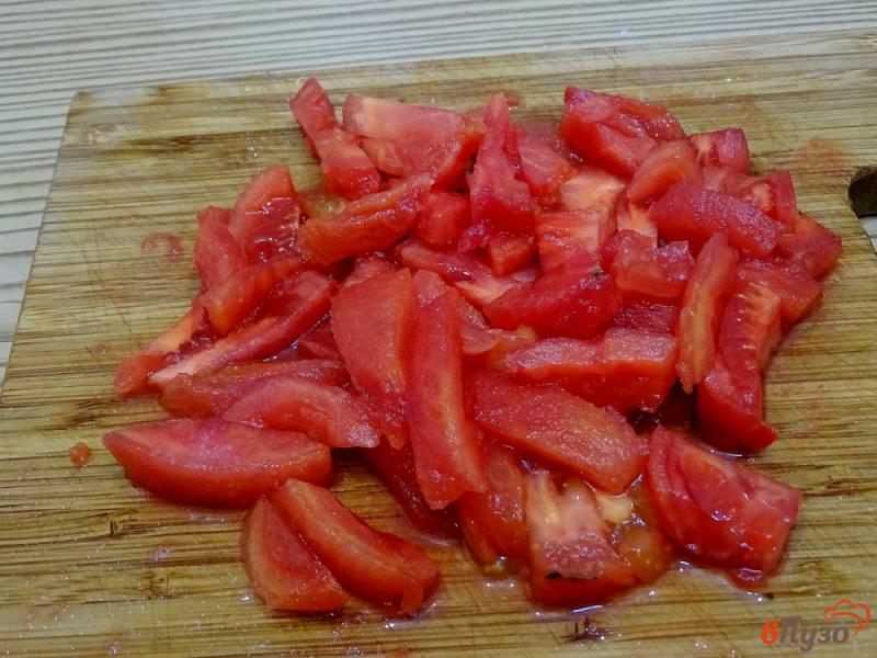 Фото приготовление рецепта: Свинина с помидорами и перцем шаг №3
