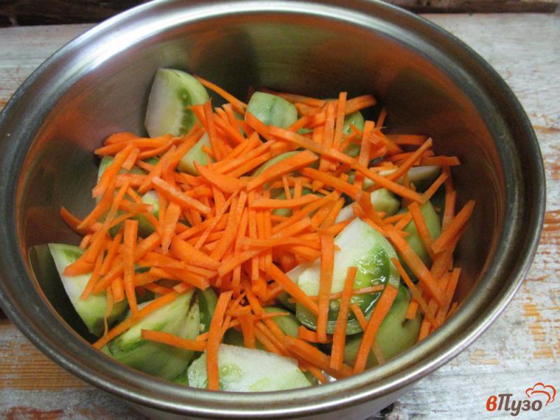 Фото приготовление рецепта: Салат из зеленых помидоров шаг №2