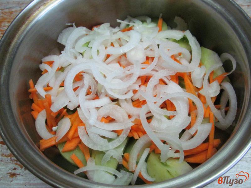Фото приготовление рецепта: Салат из зеленых помидоров шаг №3