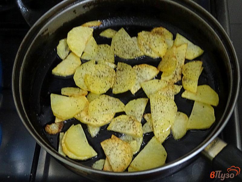 Фото приготовление рецепта: Картофельная тортилья (Tortilla de patatas) шаг №5