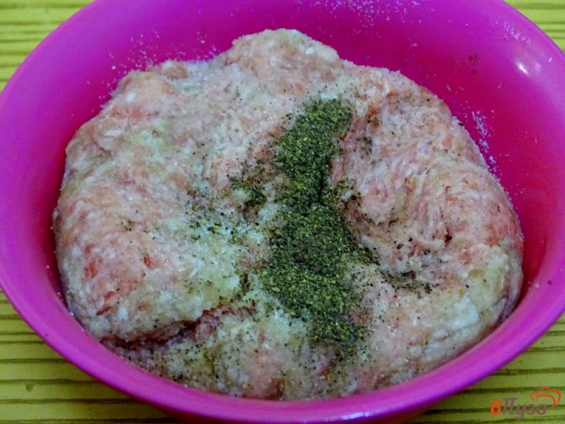 Фото приготовление рецепта: Суп с фрикадельками и пекинской капустой (без пассеровки) шаг №5