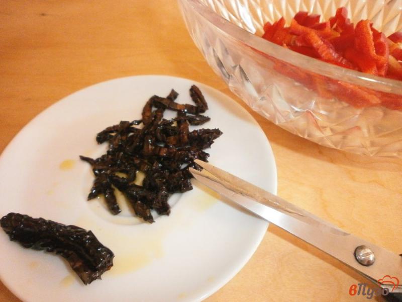 Фото приготовление рецепта: Паста трофие с болгарским перцем и сушеными помидорами шаг №2