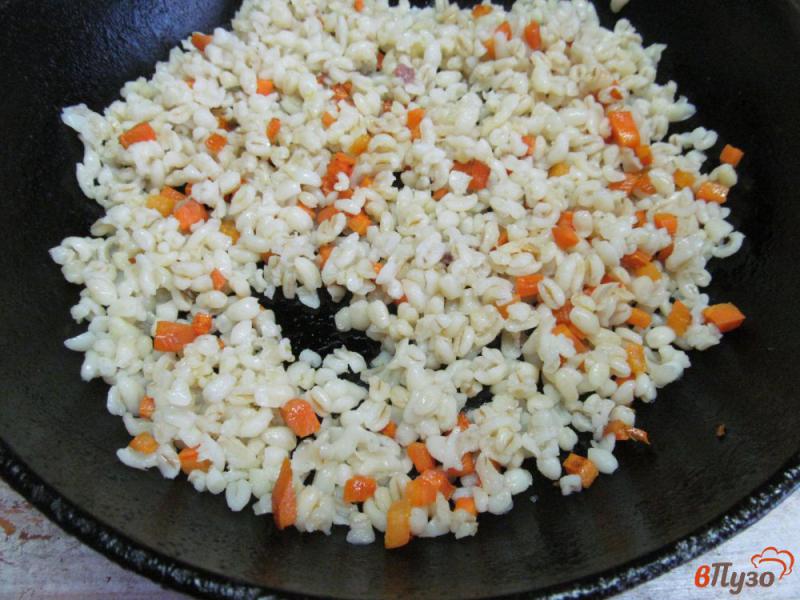 Фото приготовление рецепта: Булгур с морковью и семечками шаг №4