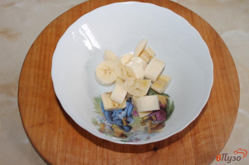 Фото приготовление рецепта: Фруктовый салат с грецкими орехами и йогуртом шаг №1