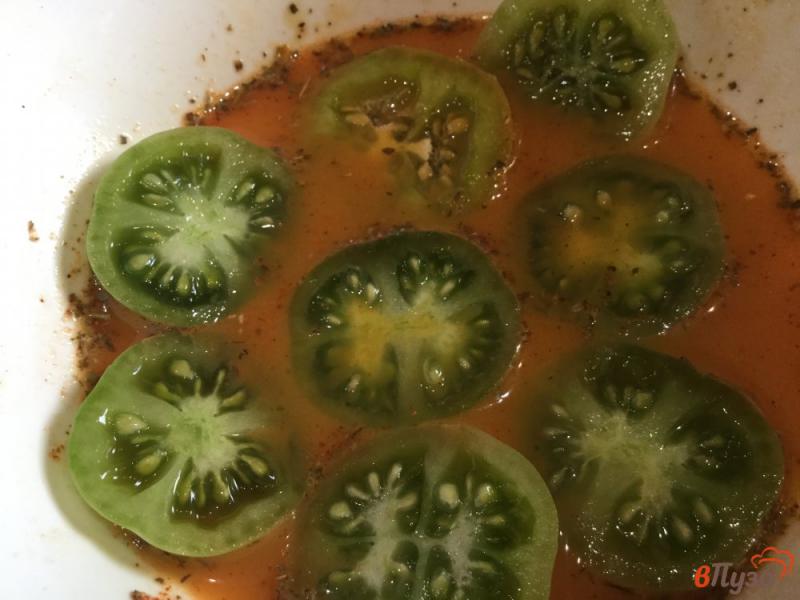 Фото приготовление рецепта: Жаренные зеленые помидоры в кляре шаг №5