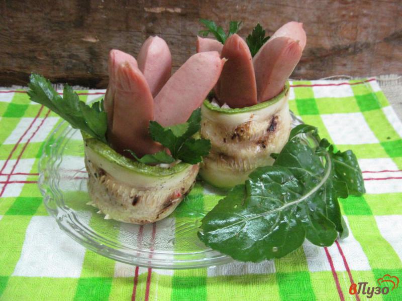 Фото приготовление рецепта: Фаршированные кабачки с сосисками шаг №6