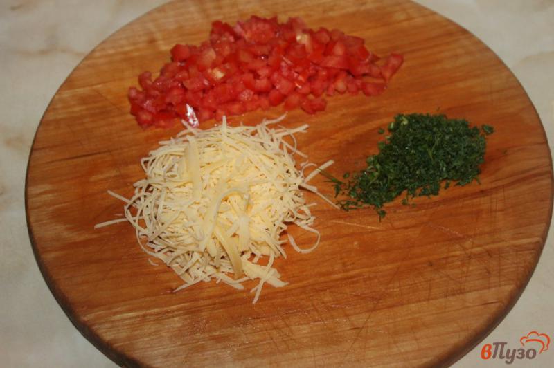 Фото приготовление рецепта: Куриная отбивная с помидорами и зеленью шаг №6