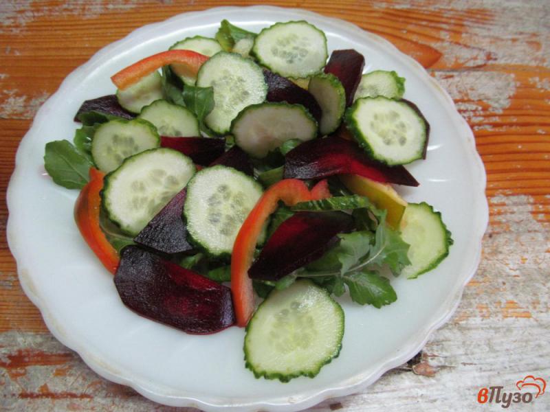 Фото приготовление рецепта: Салат со свеклой и рукколой шаг №2