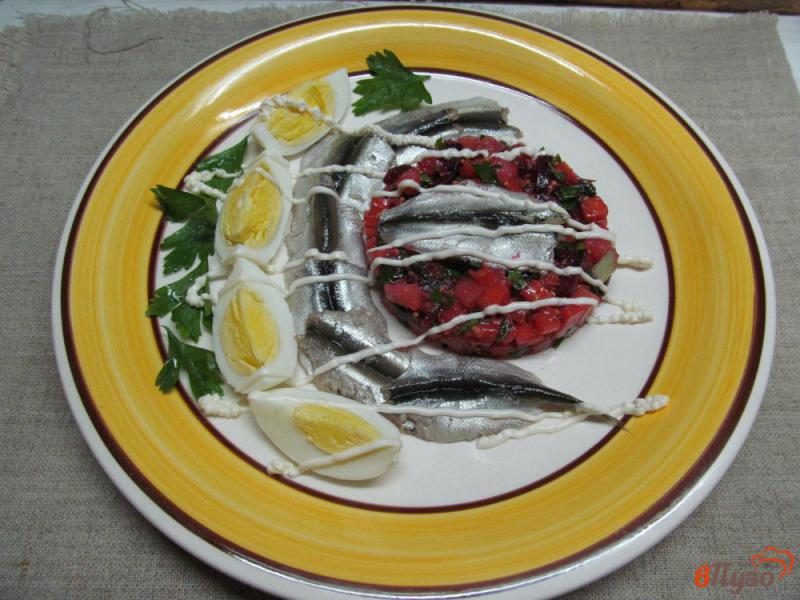 Фото приготовление рецепта: Овощной салат с килькой шаг №5