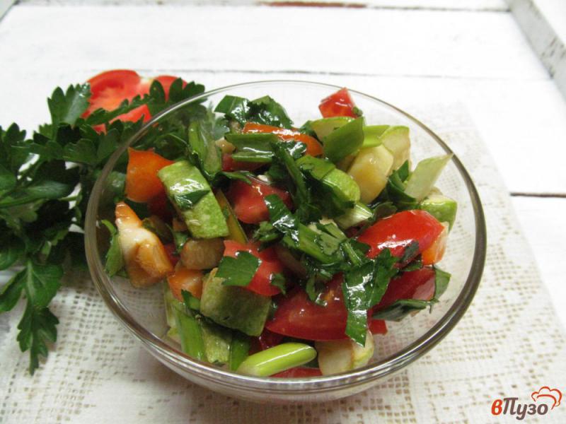 Фото приготовление рецепта: Салат с жареным кабачком шаг №7
