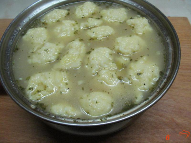 Фото приготовление рецепта: Суп с цветной капустой и сырным клецками шаг №6
