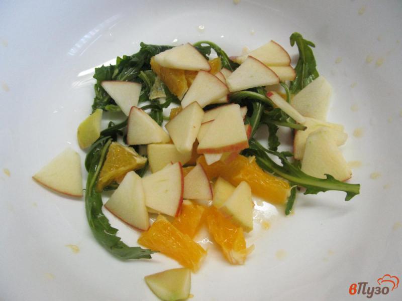 Фото приготовление рецепта: Фруктовый салат с шампиньоном шаг №4