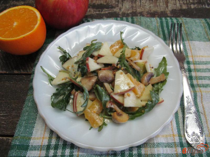 Фото приготовление рецепта: Фруктовый салат с шампиньоном шаг №6