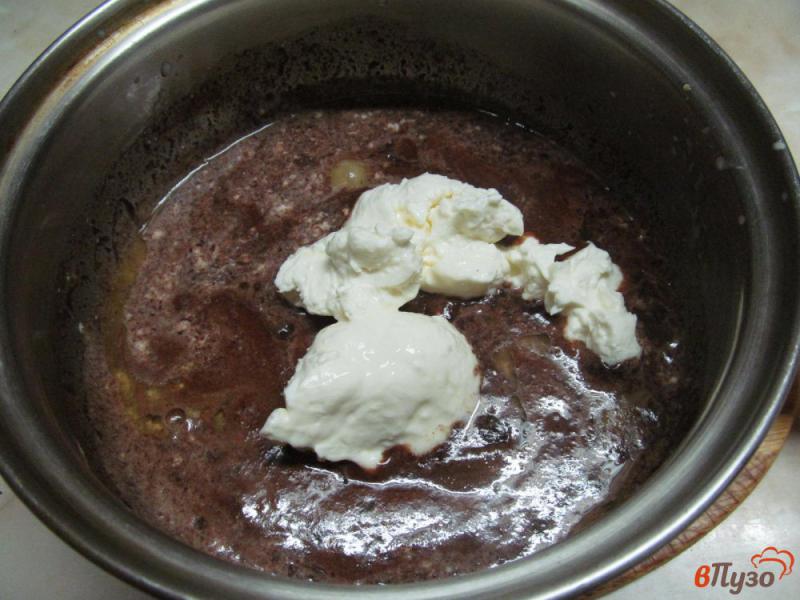 Фото приготовление рецепта: Шоколадный крем на сливочном мягком сыре шаг №2