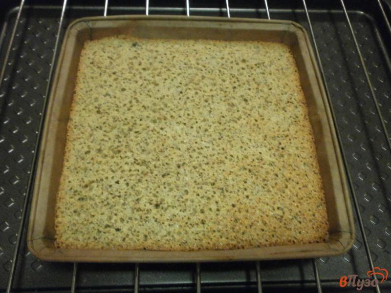 Фото приготовление рецепта: Бисквитно - ореховый торт с тыквенным и сливочным кремом шаг №6