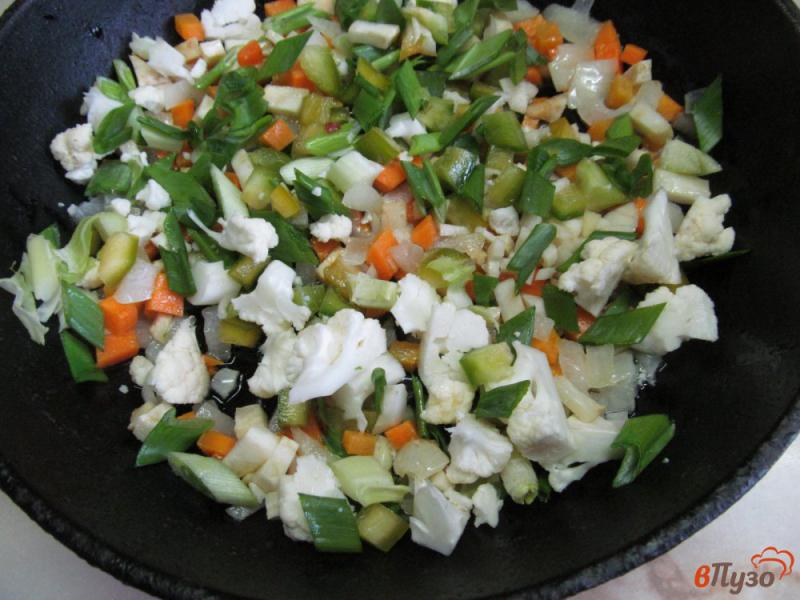 Фото приготовление рецепта: Тори тяхн - курица с рисом и овощами шаг №2