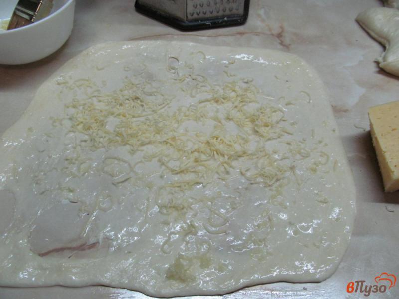 Фото приготовление рецепта: Хлебные палочки с сыром и чесноком шаг №6
