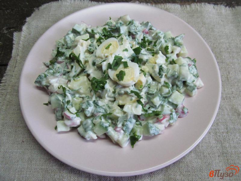 Фото приготовление рецепта: Овощной салат с яйцами шаг №7