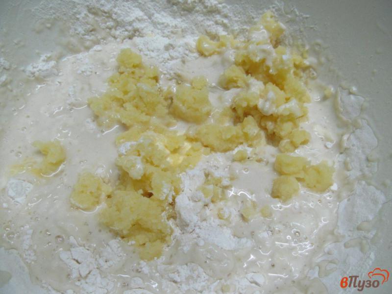 Фото приготовление рецепта: Картофельные пирожки с шампиньоном шаг №3
