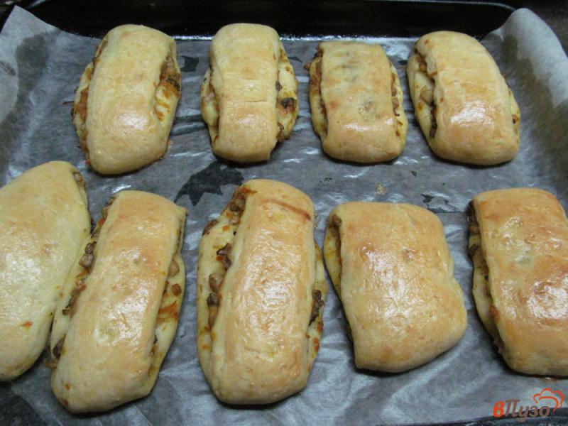 Фото приготовление рецепта: Картофельные пирожки с шампиньоном шаг №12